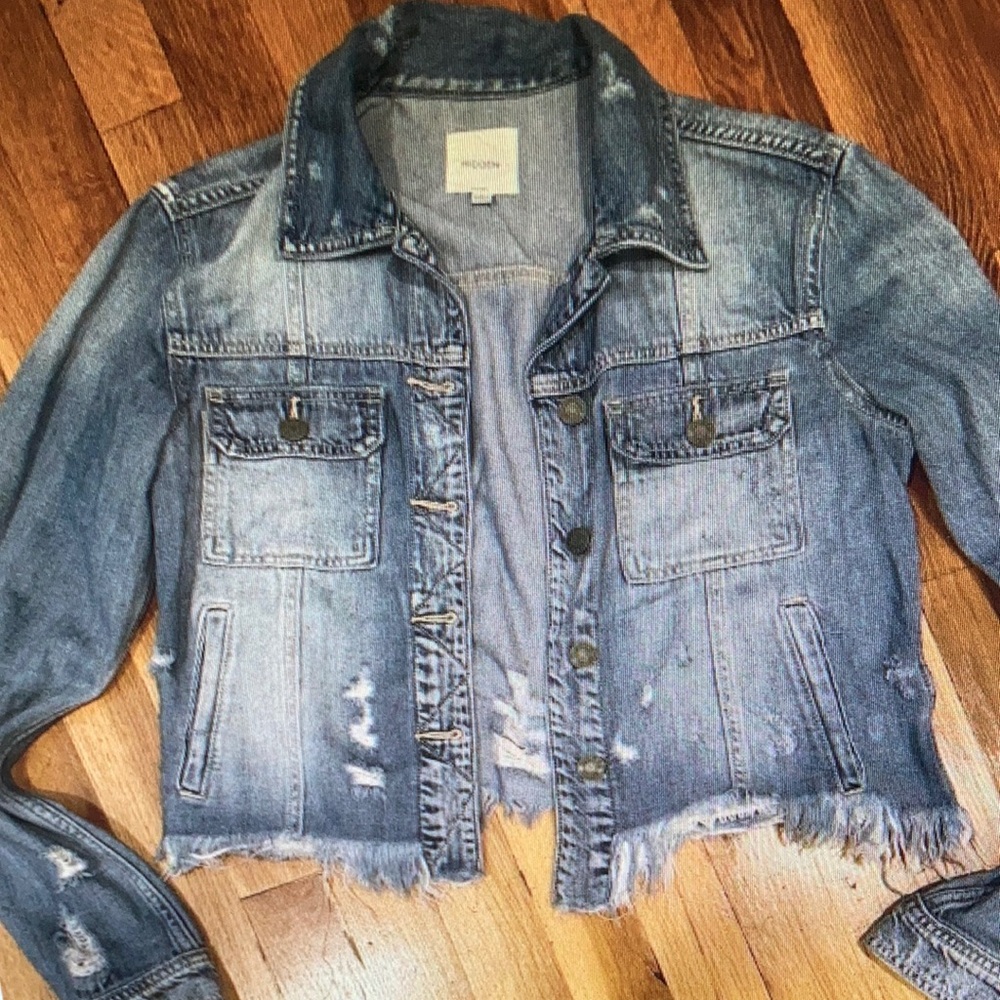 Hidden Women's Distressed Light Blue Denim Jacket size small